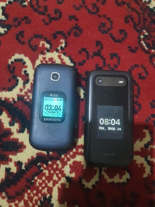 Samsung duos va Nokia model 1469