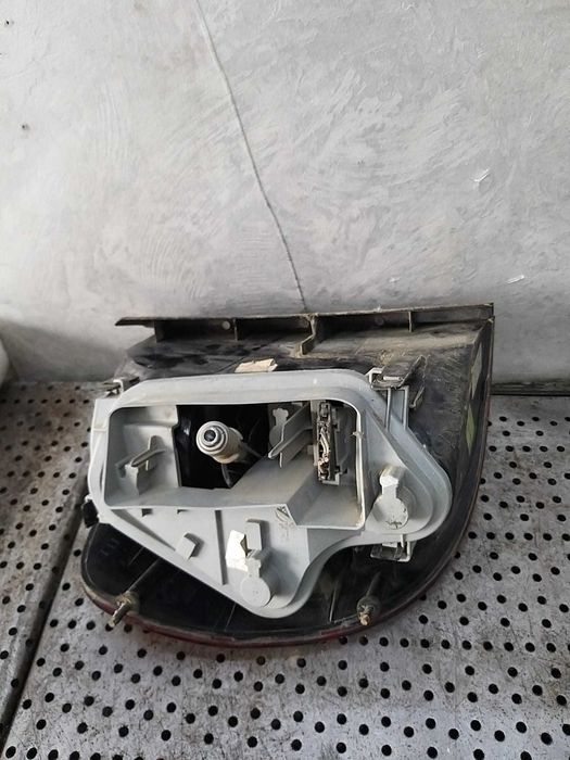 Stop tripla lampa dreapta vw fox 5z 5z0945096 6128861