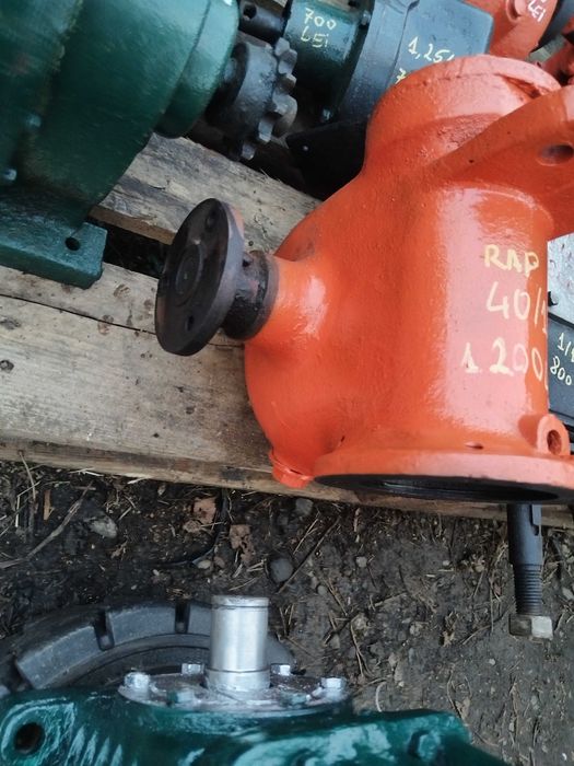 Reductor raport 40/1 foraj apa troliu tractoras