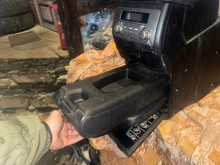 Бар  Toyota Highlander