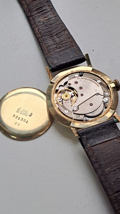 Ceas de Aur 14 K Elvețian Saturn De Luxe
