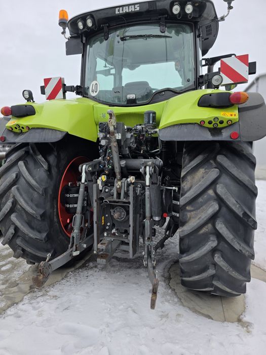 Tractor Claas Axion 810