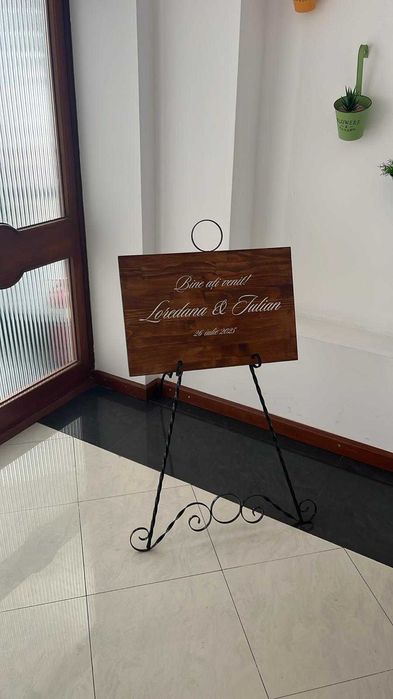 Decor din lemn pentru evenimente