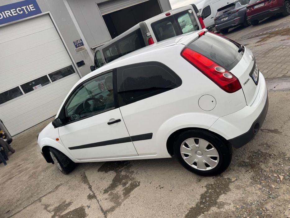 Vand Ford Fiesta