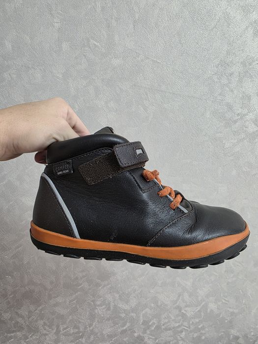 Продам демисезонные ботинки Camper