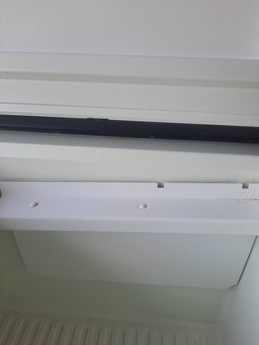 Lada frigorifica auto/rulota DOMETIC si Electrolux, ambele 12V / 220V si gaz la 30 mbar