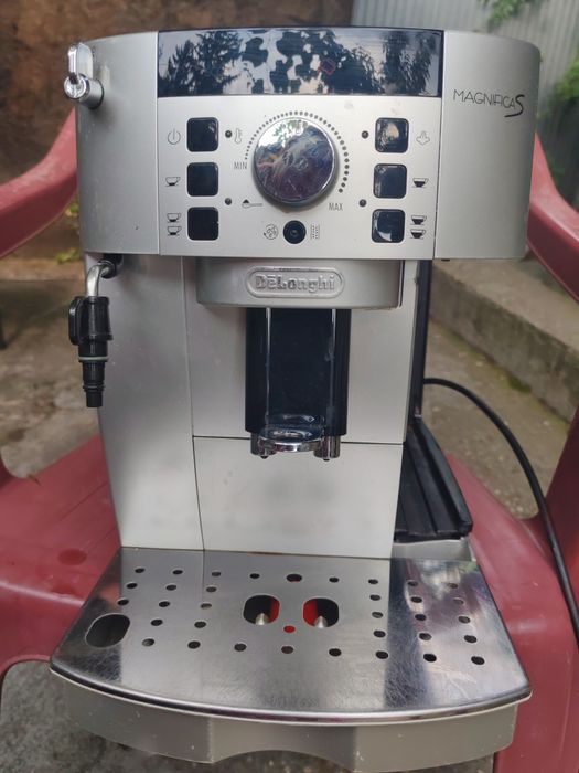 Espresso DeLonghi Magnifica S pentru piese