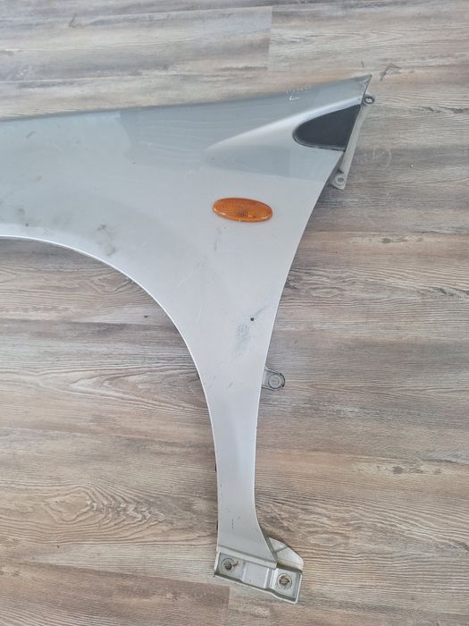 Ляв калник Nissan Almera Tino / Нисан Алмера Тино 2001г.