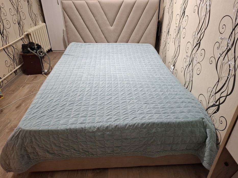 Продам 2х спальную кровать, уст