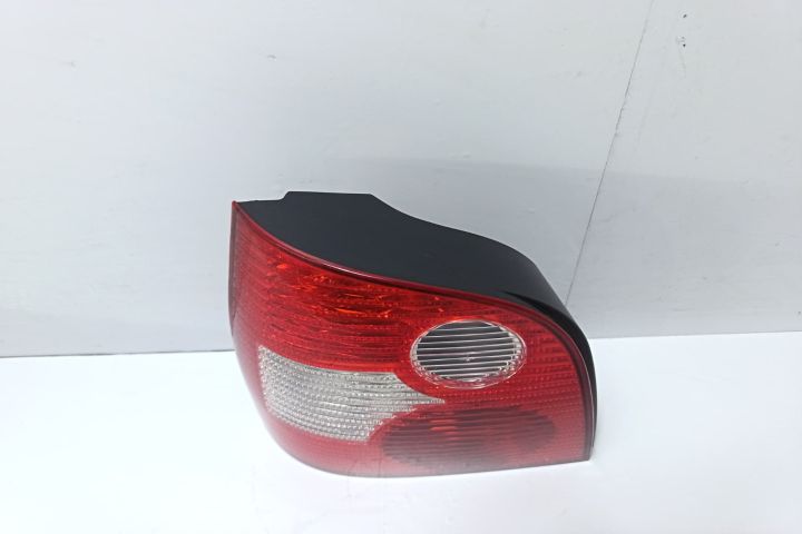 Stop stanga Volkswagen VW Polo a 4-a generatie 9N