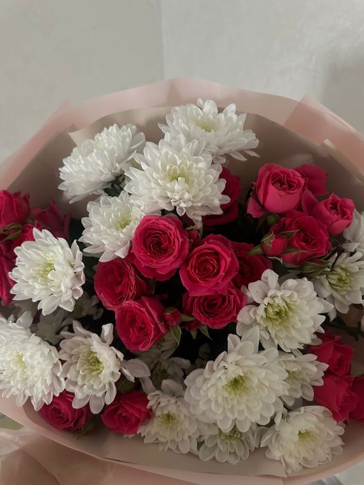 Продаются два букета цветов