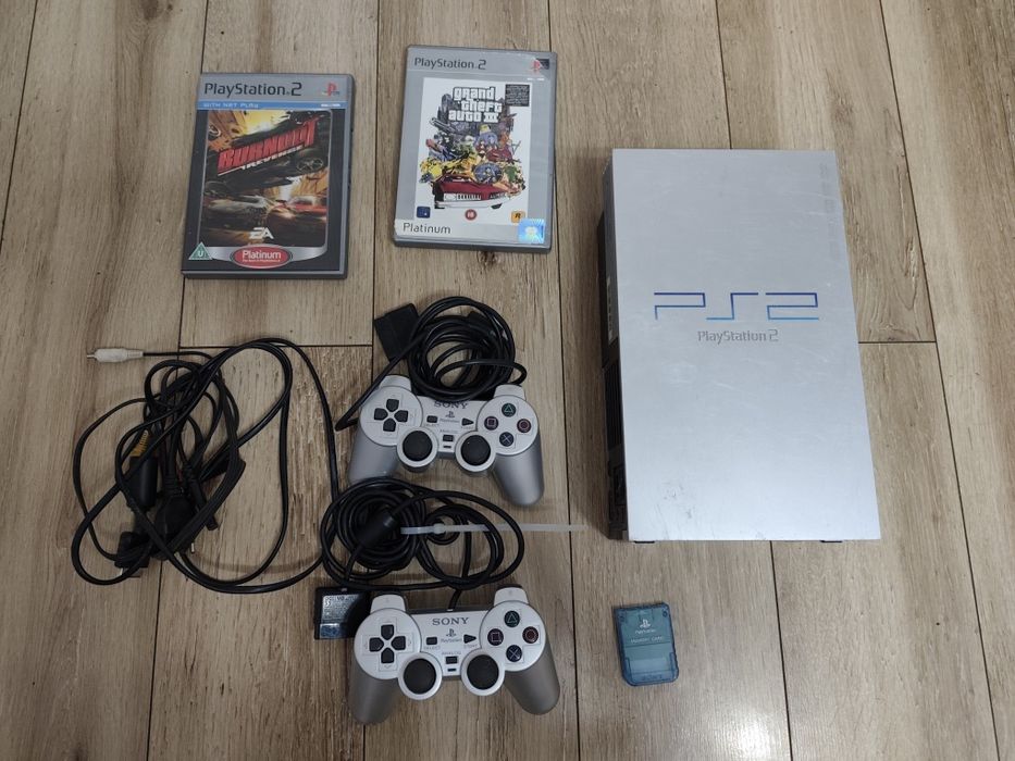 Vând PS 2 Fat SILVER inpecabil