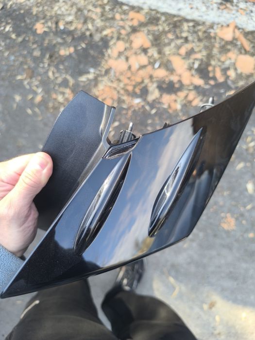 Продам задний правый фонарь