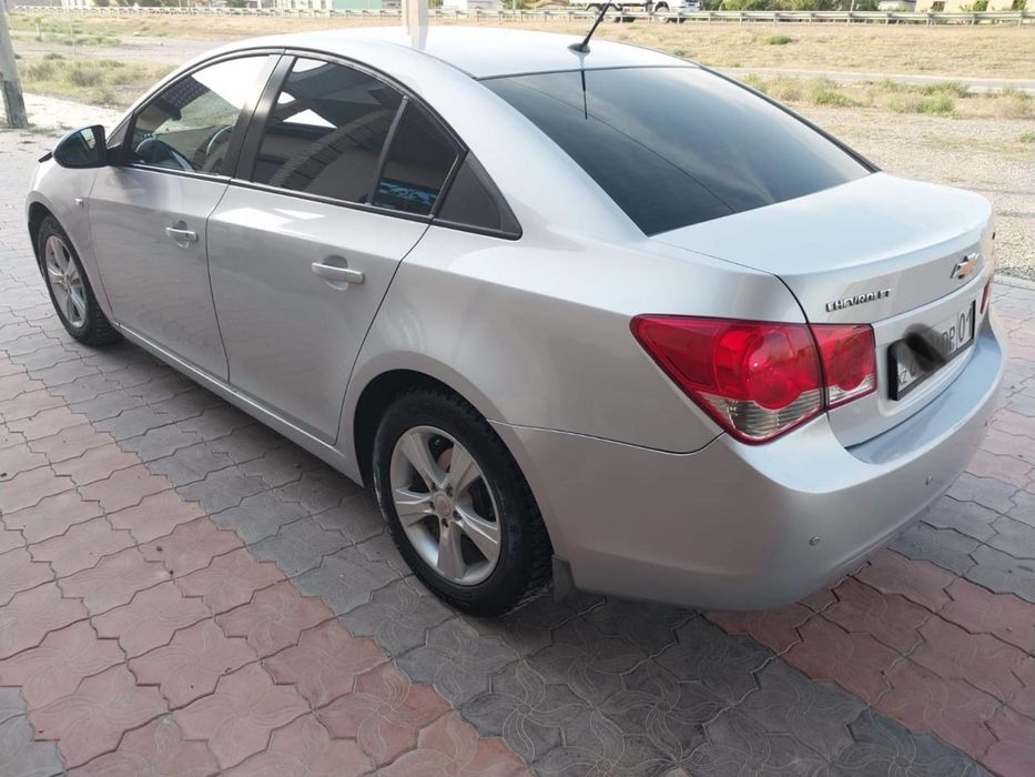 Шевралет Круз 1.8 автомат