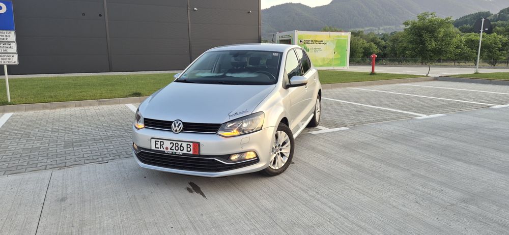 VOLKSWAGEN Polo