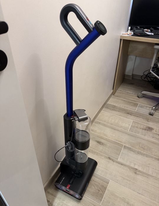 Aspirator vertical fara fir cu spalare Dyson WashG1