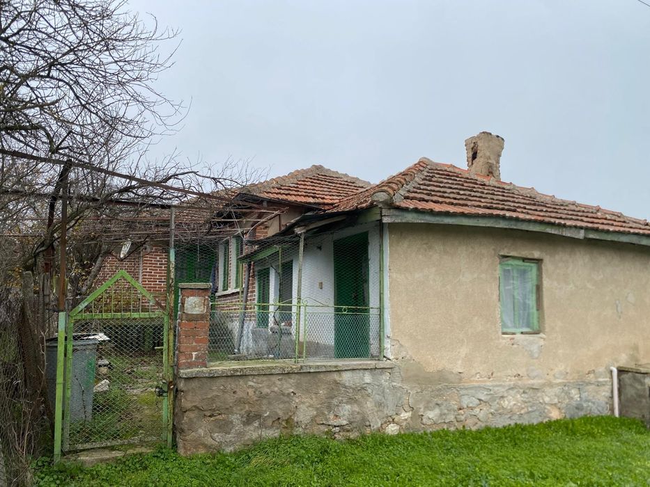 Продава се Къща в с. Радовец, Област Хасково - 100 кв.м за 41 €/кв.м - Снимка #1