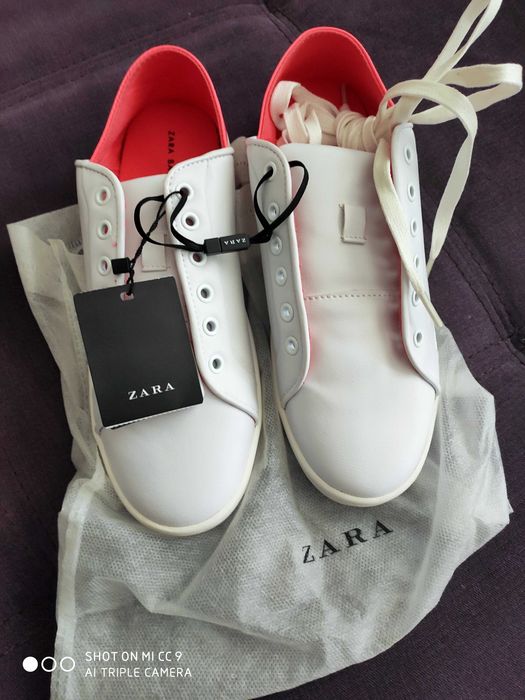 ZARA нови летни бели кецове