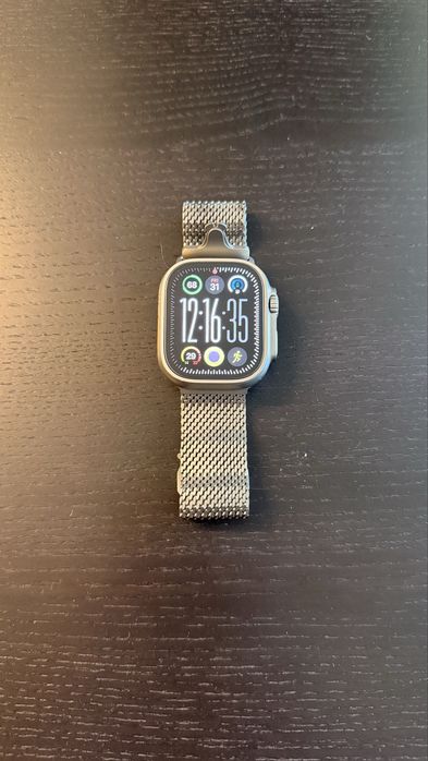 Apple Watch Ultra 2 - Stare perfectă, pachet complet, brățară metalică originală Apple, plus curea adițională Alpine Loop