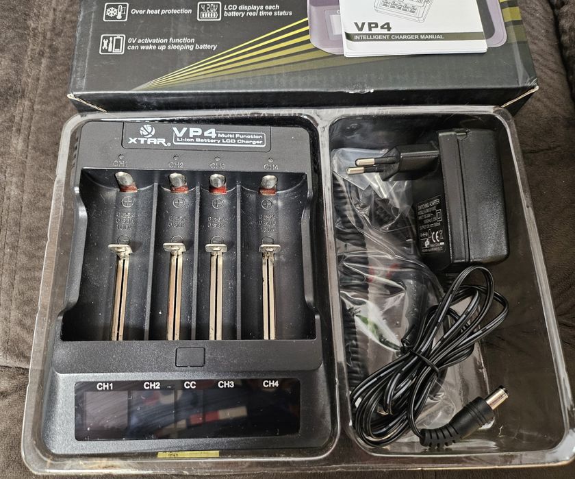 Incarcator 18650 26650 Xtar VP4 LiIon LiFePo