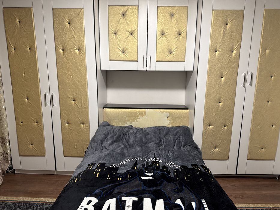 Стол, стулья, спальный гарнитур