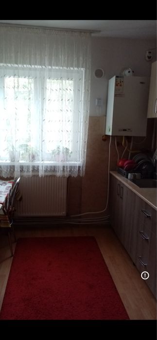 Inchiriez apartament  in Hateg