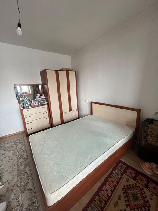 Продам спальный гарнитур
