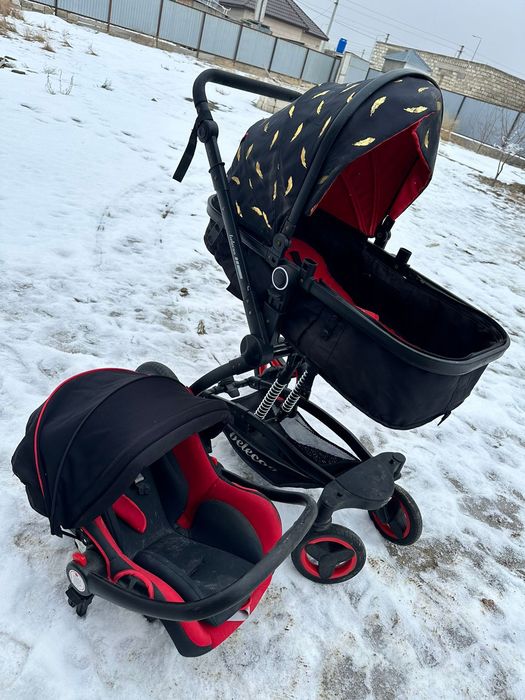 Продается коляска и кормящий столик