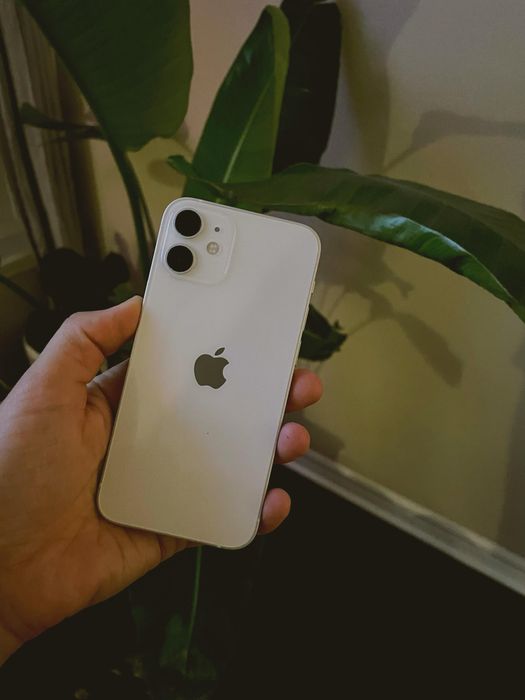 Iphone 12 ideal holatda