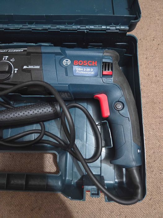 Ciocan rotopercutor model GBH 2-28 D cu valiză