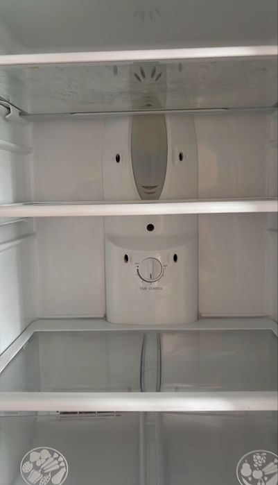 Холодильник  LG .