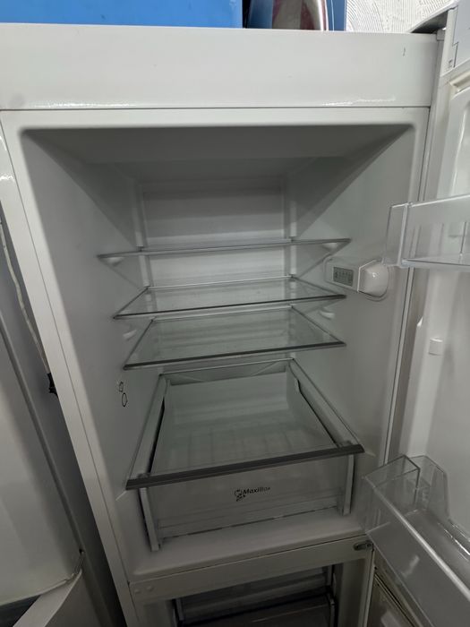 Хладилник с фризер BEKO
