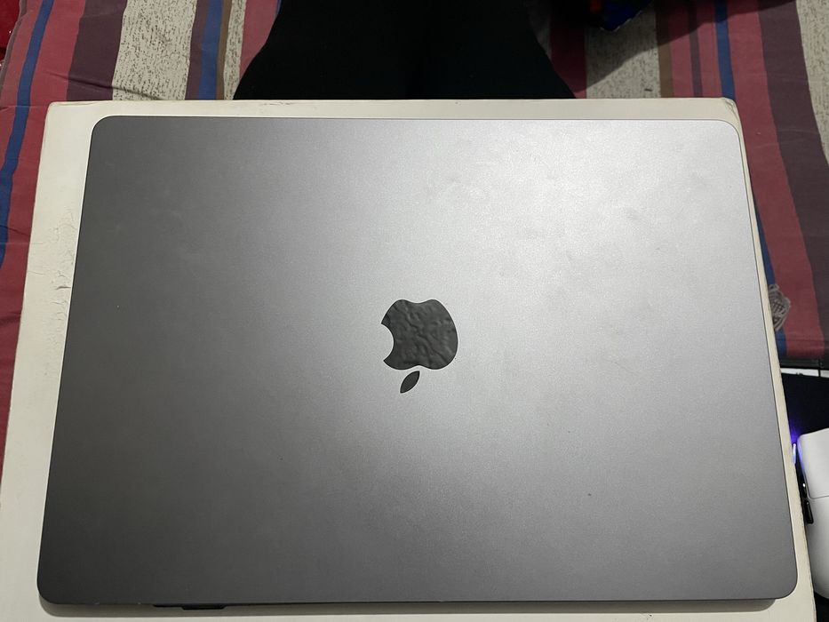 MacBook Air 15" M2 в идеальном состоянии