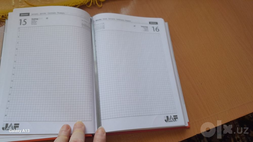 Продаются 2 деловых ежедневника