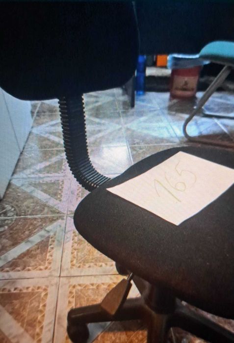 scaun de birou mare si mic