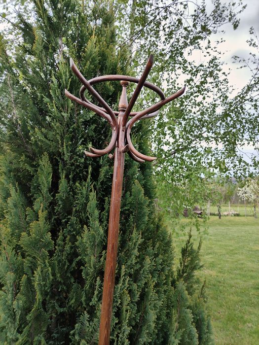 Закачалка тип виенска.