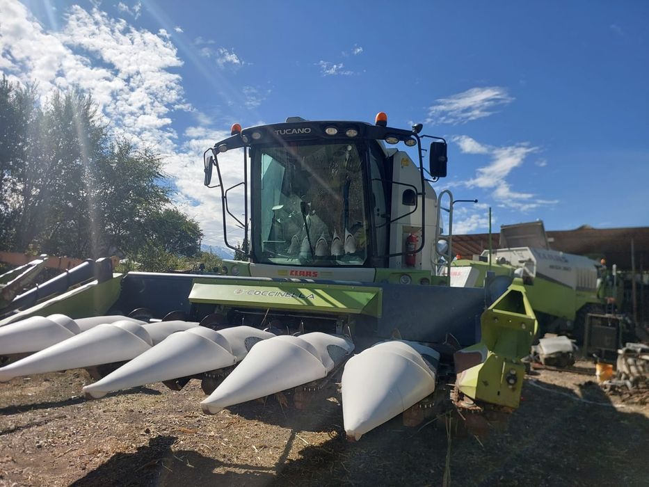 Комбайн Claas TUCANO 440