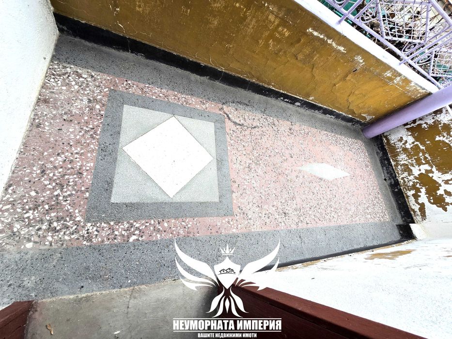 Продавам тристаен 65кв.м. 1ет в гр.Асеновград широк център