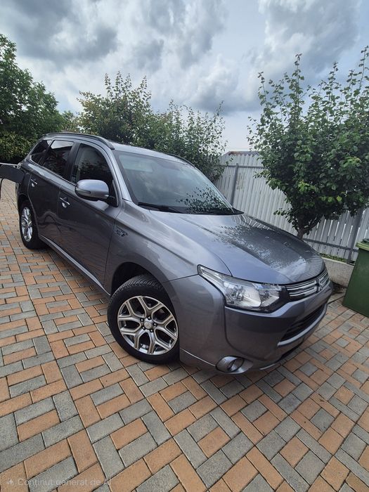 Mitsubishi Outlander PHEV.Pret negociabil!
