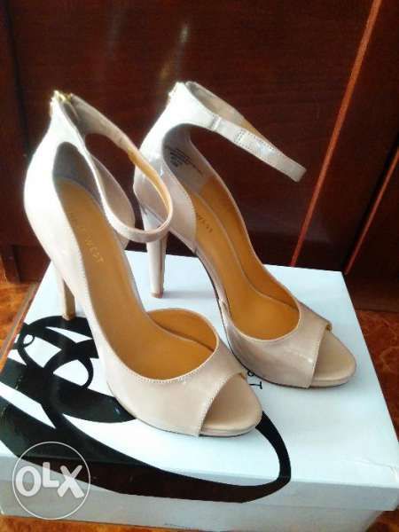 Loro Piana нови чехли, Елегантни обувки c висок ток