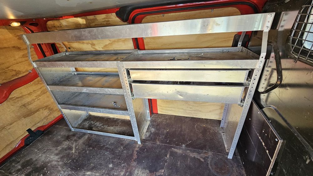 Vand rafturi metalice pentru dube si autoutilitare