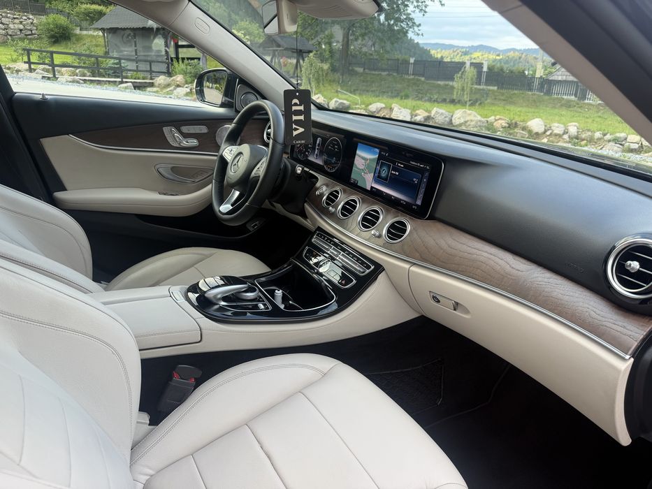 Mercedes Benz - E Class 220D - 2016 - W213