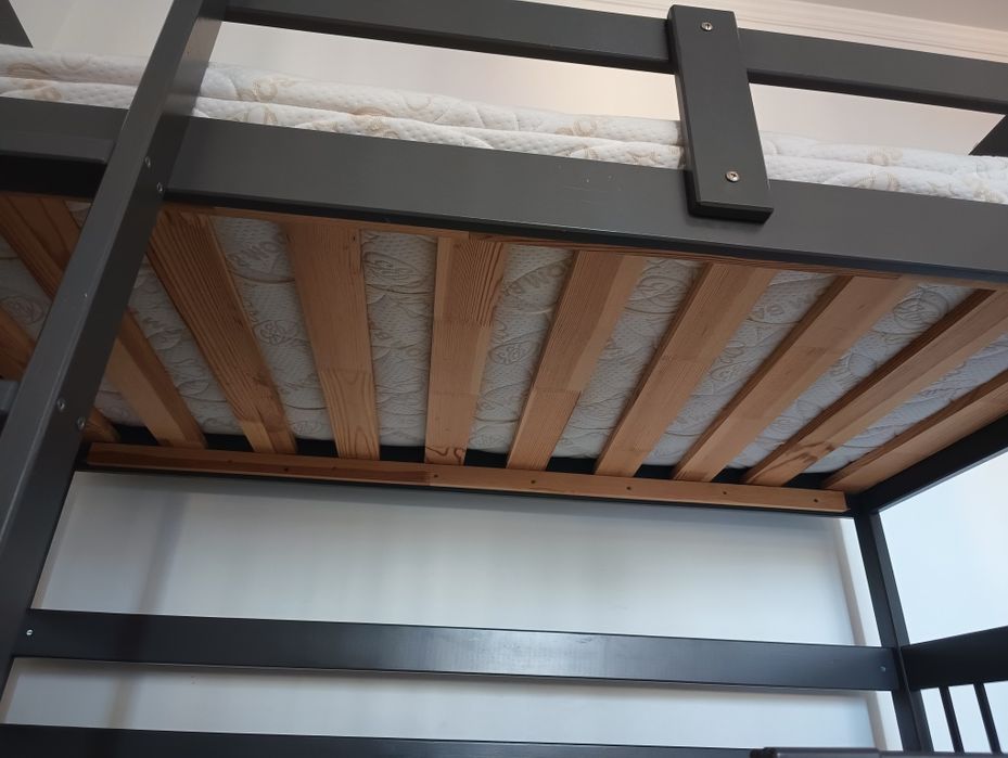 Продам двухъярусную кровать