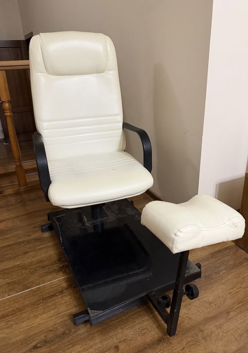 Кресло парихмахерское, педикюрное.