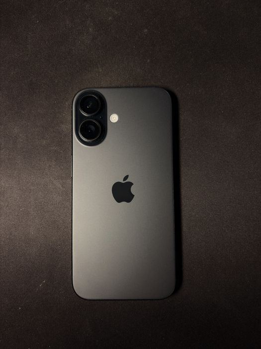 Продам iphone 16 128 black