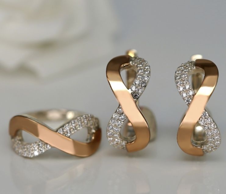 Набор ювелирных украшений