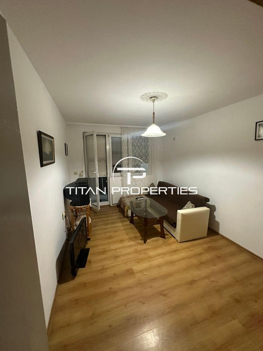 Двустаен на две нива, под наем, ж.к Лазур на метри от Морската градина