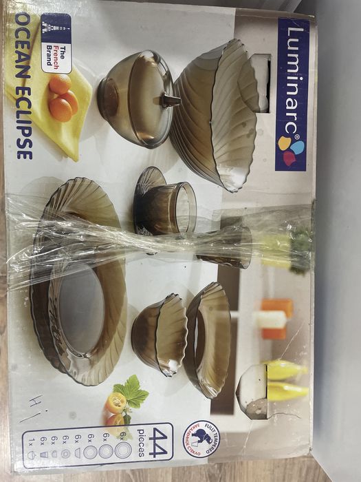 Продам набор столовый новый