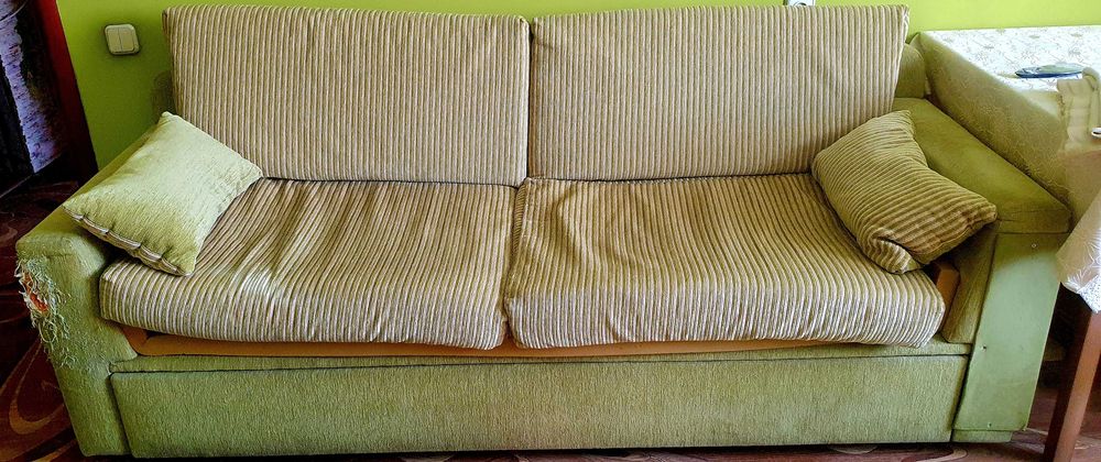 Диван раскладной и два кресла