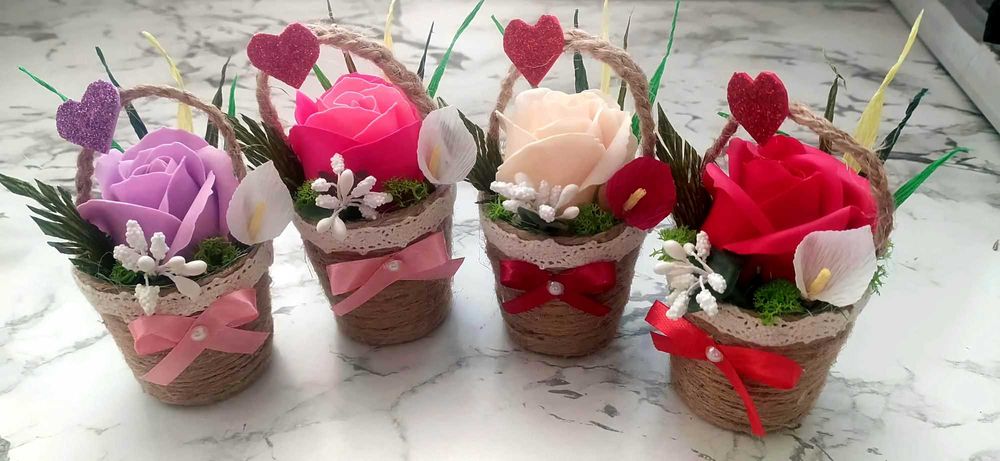 Кошнички със сапунени рози